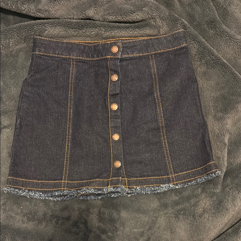 Stylish Black Denim Skirt